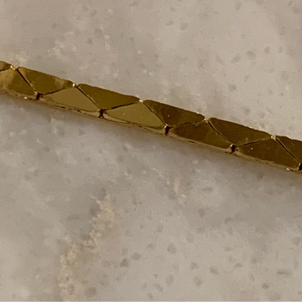 Gold plated necklace with charm 17 inches - Picture 4 of 6